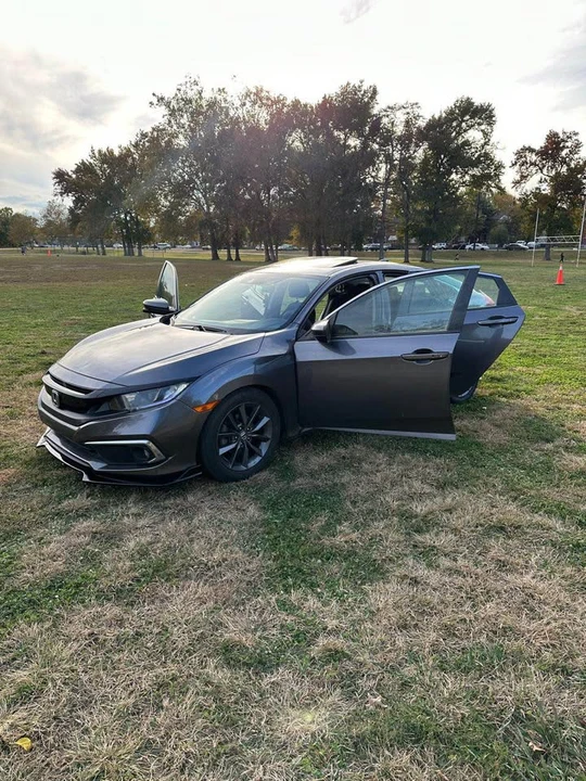 2020 Honda Civic 10th Gen - Image 2 of 10
