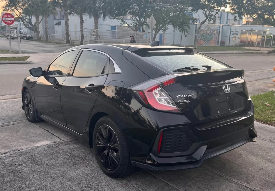 2020 Honda Civic 10th Gen - Image 6 of 14
