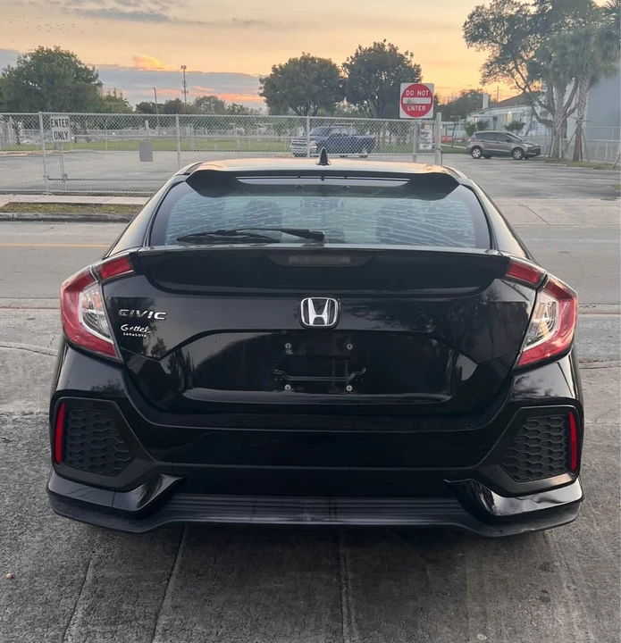 2020 Honda Civic 10th Gen - Image 8 of 14