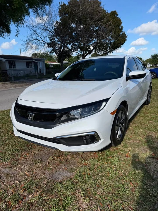 2020 Honda Civic 10th Gen - Image 6 of 12