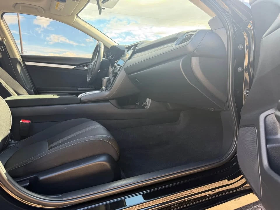 2020 Honda Civic 10th Gen - Image 9 of 12