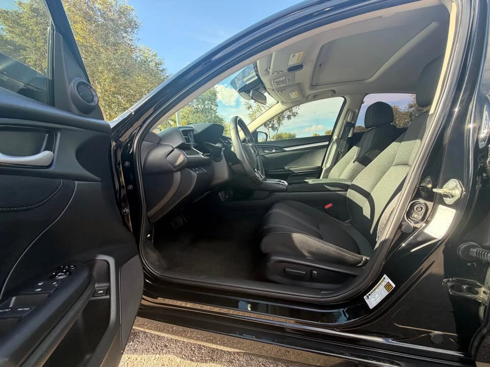 2020 Honda Civic 10th Gen - Image 10 of 12