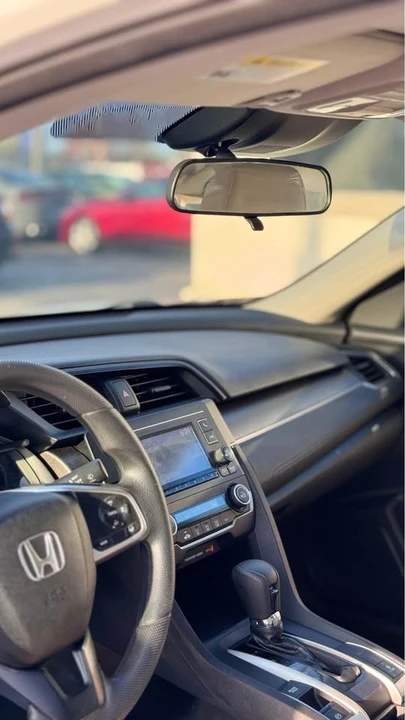 2020 Honda Civic 10th Gen - Image 9 of 15
