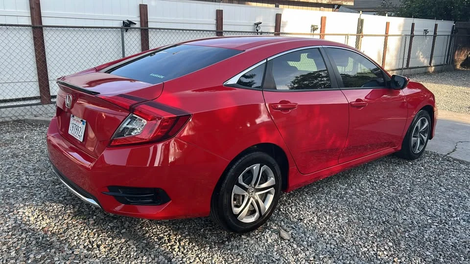 2020 Honda Civic 10th Gen - Image 5 of 10