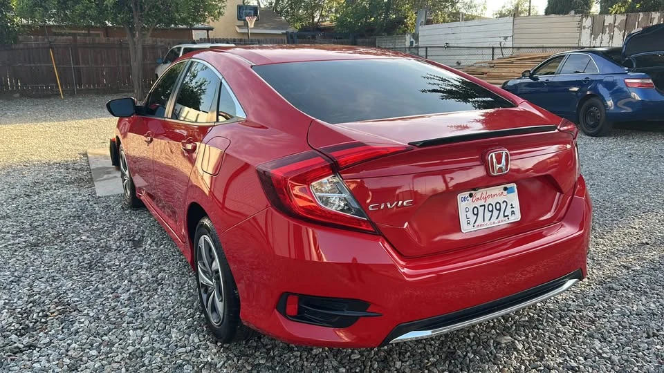 2020 Honda Civic 10th Gen - Image 2 of 10