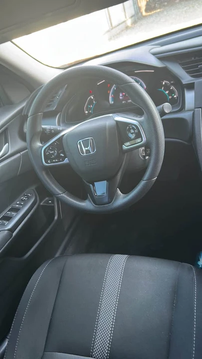2020 Honda Civic 10th Gen - Image 6 of 10