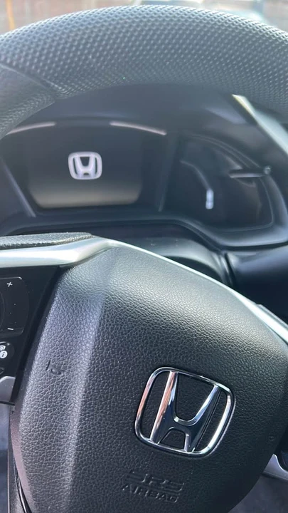 2020 Honda Civic 10th Gen - Image 8 of 10