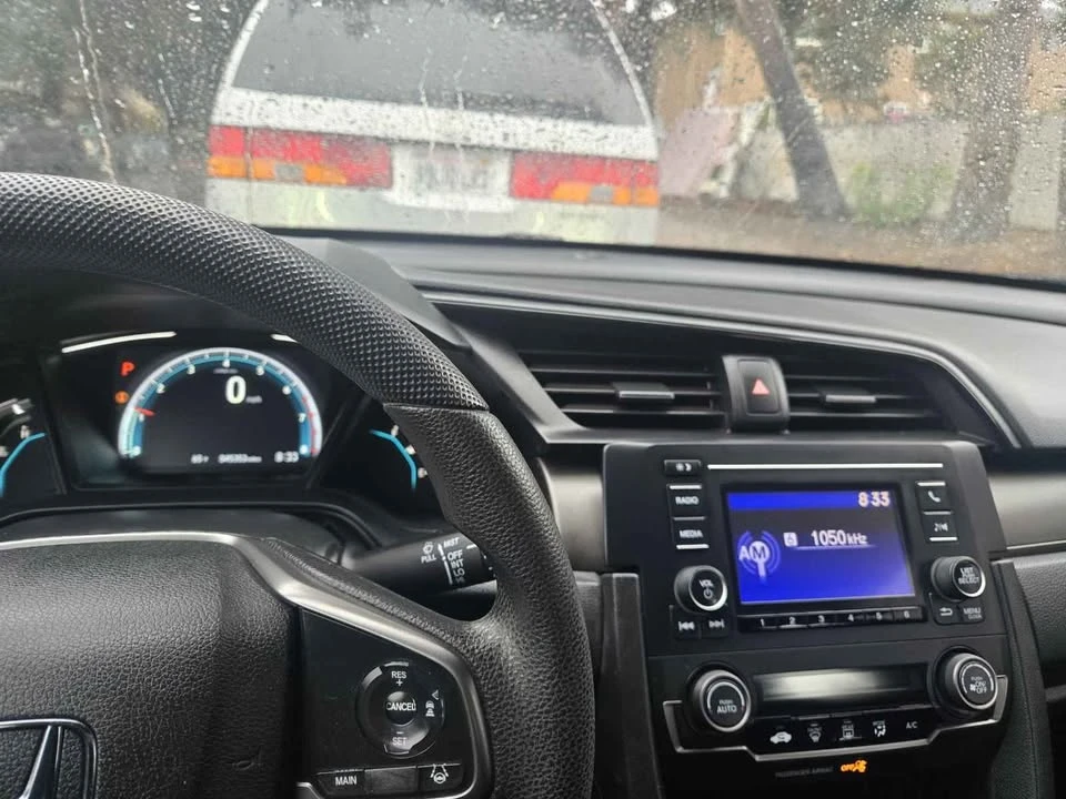 2020 Honda Civic 10th Gen - Image 2 of 10