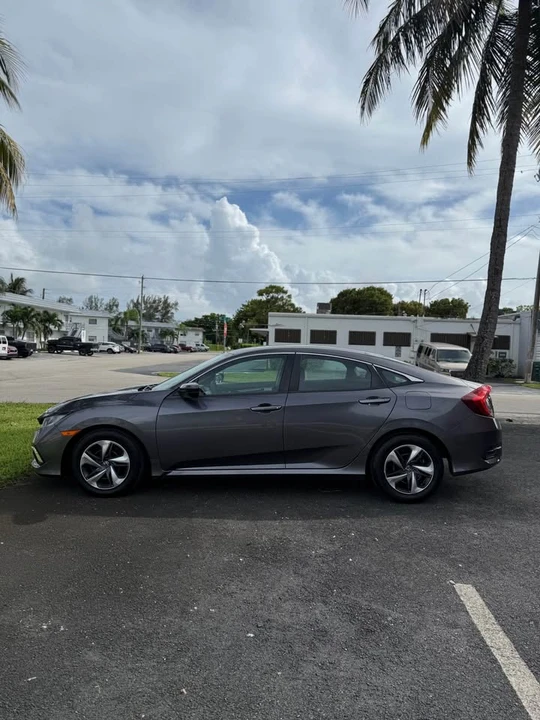 2020 Honda Civic 10th Gen - Image 8 of 14