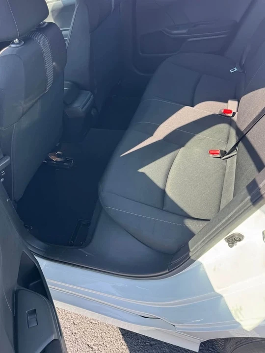 2020 Honda Civic 10th Gen - Image 10 of 15