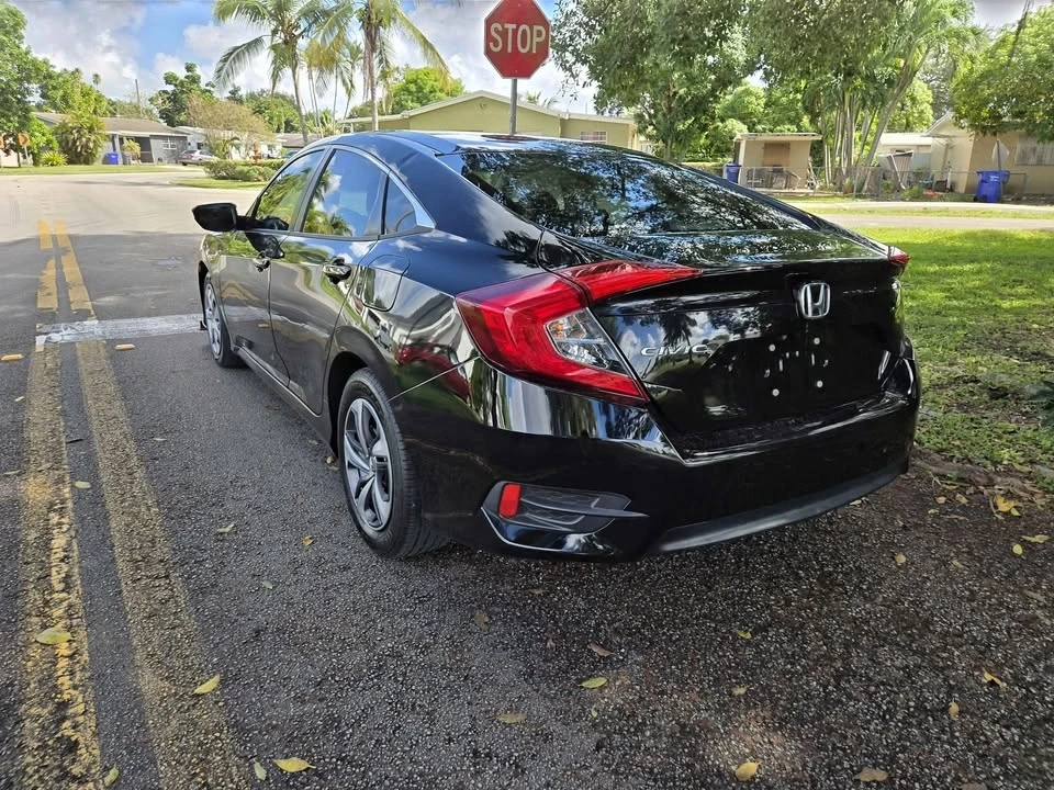 2020 Honda Civic 10th Gen - Image 7 of 14