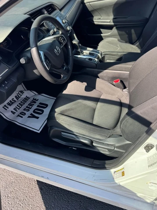 2020 Honda Civic 10th Gen - Image 9 of 15