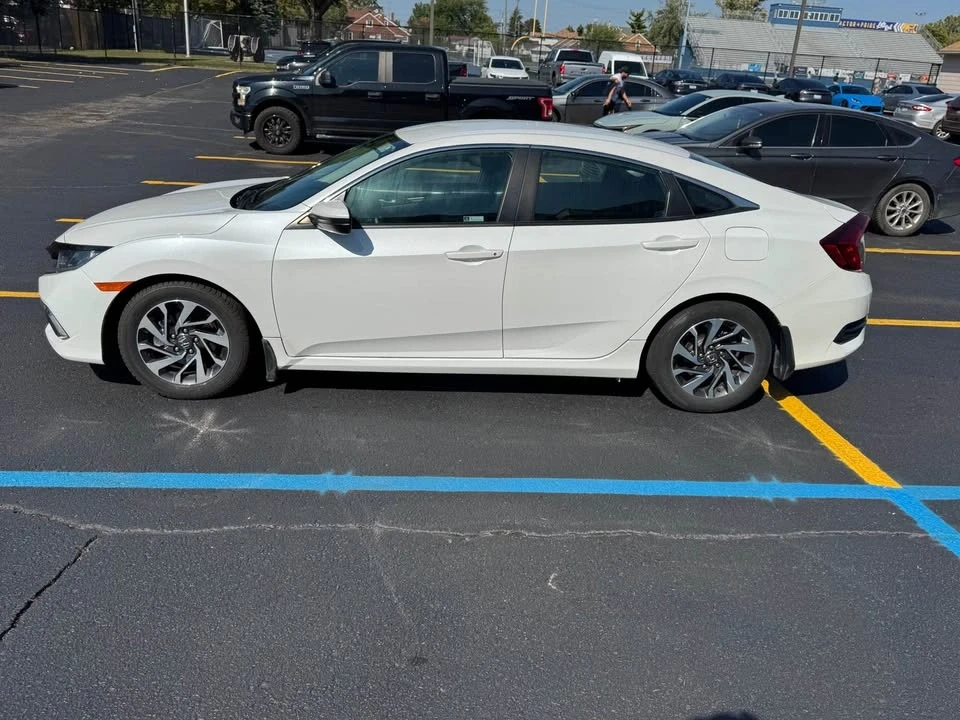 2020 Honda Civic 10th Gen - Image 8 of 15