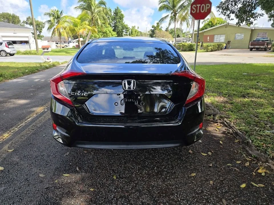 2020 Honda Civic 10th Gen - Image 6 of 14