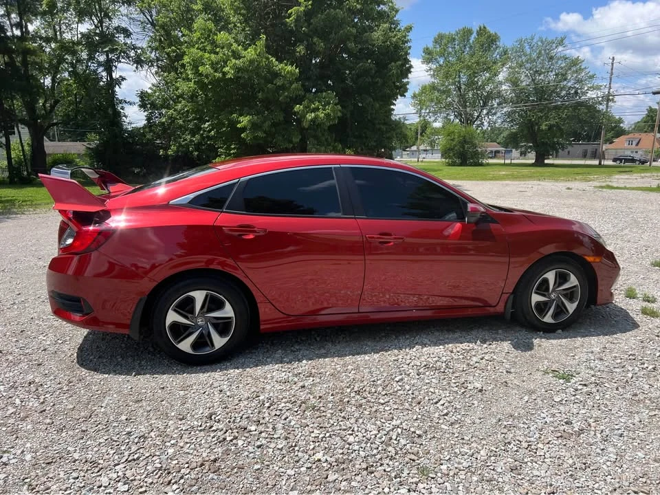 2020 Honda Civic 10th Gen - Image 8 of 15