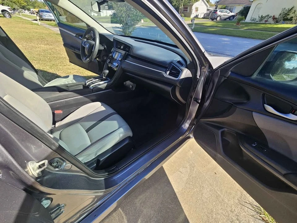2020 Honda Civic 10th Gen - Image 11 of 13