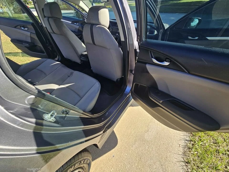 2020 Honda Civic 10th Gen - Image 10 of 13