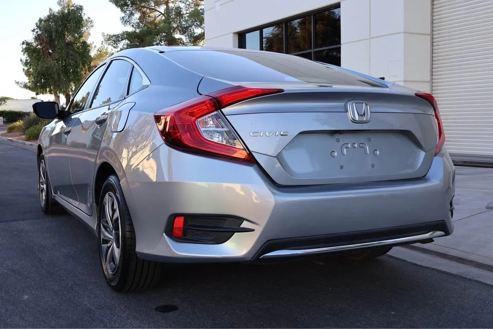 2020 Honda Civic 10th Gen - Image 4 of 10