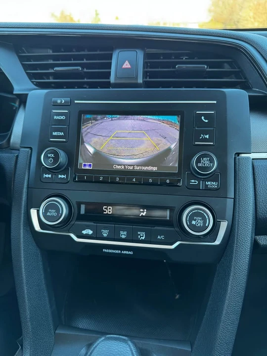 2020 Honda Civic 10th Gen - Image 9 of 12