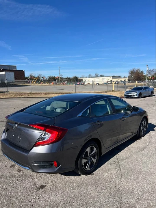 2020 Honda Civic 10th Gen - Image 5 of 12