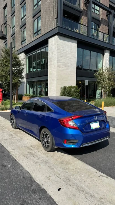 2020 Honda Civic 10th Gen - Image 7 of 11
