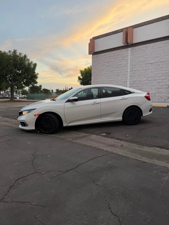 2020 Honda Civic 10th Gen - Image 2 of 11