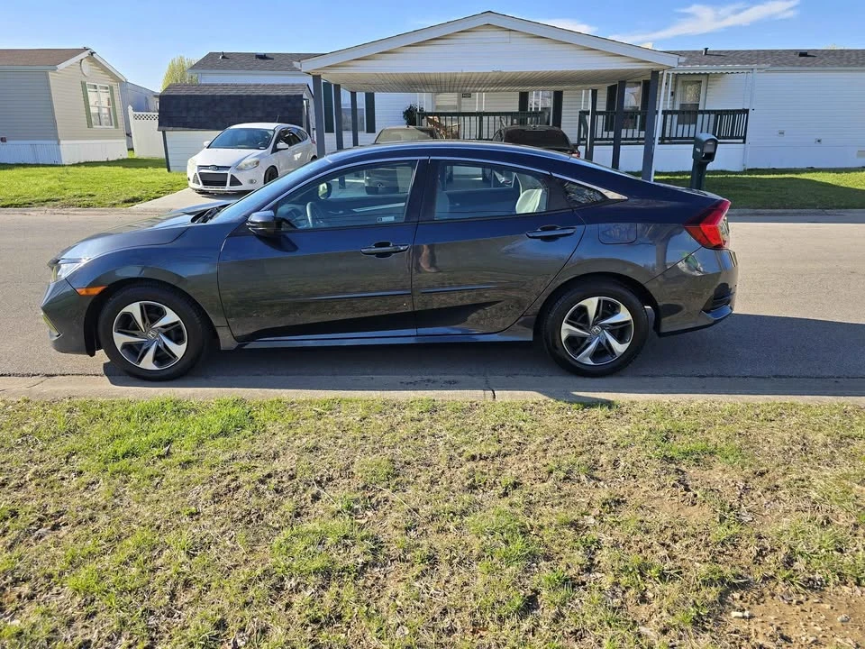 2020 Honda Civic 10th Gen - Image 8 of 17