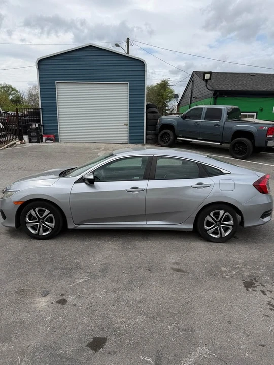 2020 Honda Civic 10th Gen - Image 4 of 10