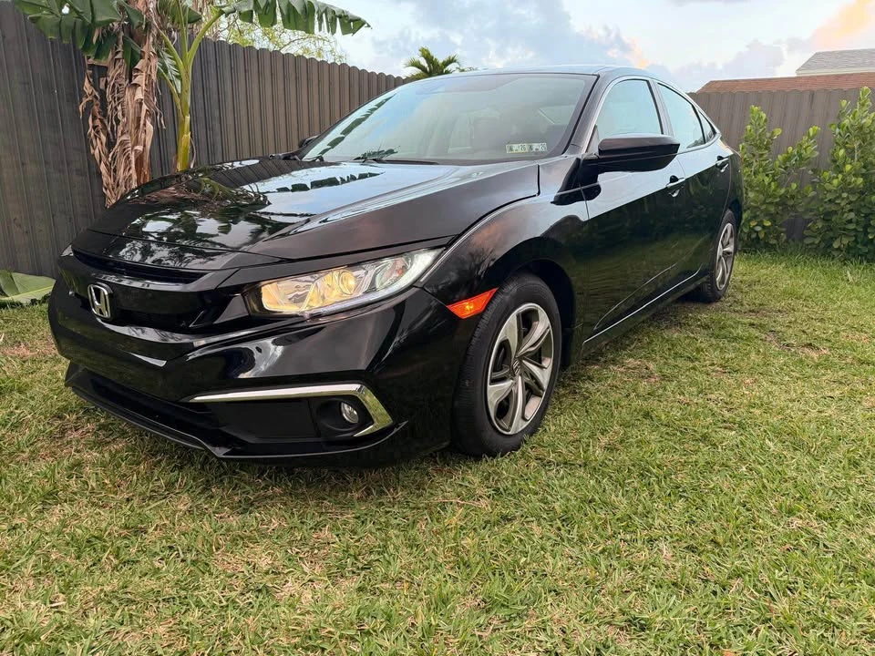 2020 Honda Civic 10th Gen - Image 2 of 10