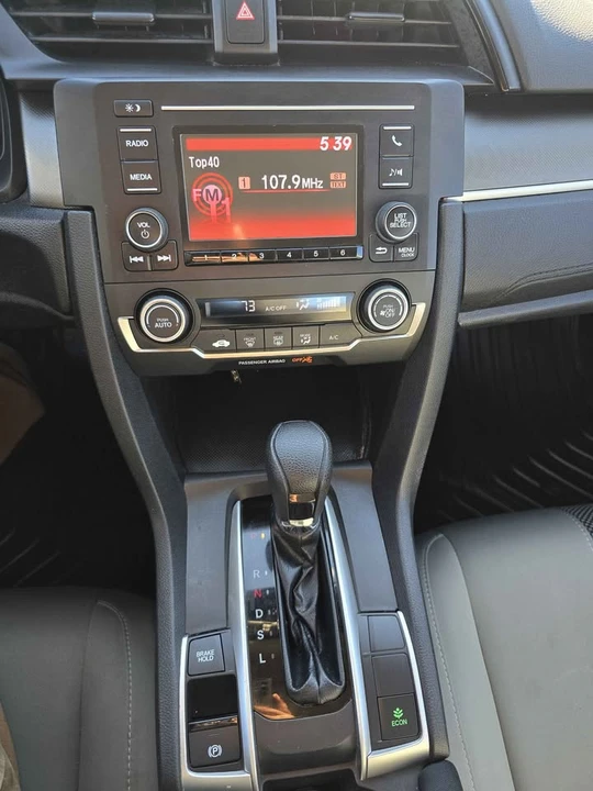 2020 Honda Civic 10th Gen - Image 14 of 17