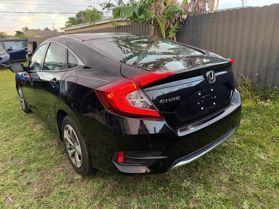 2020 Honda Civic 10th Gen - Image 4 of 10