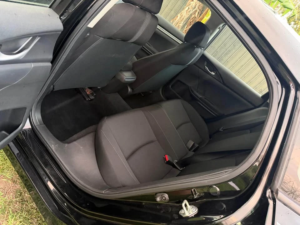 2020 Honda Civic 10th Gen - Image 9 of 10
