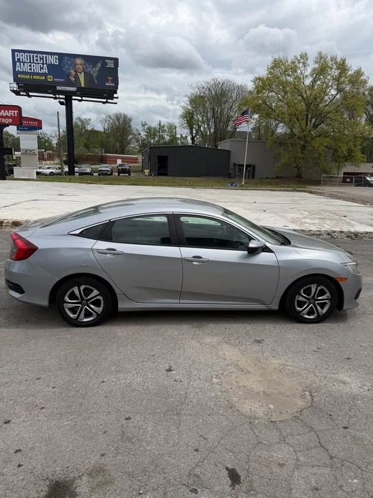 2020 Honda Civic 10th Gen - Image 8 of 10
