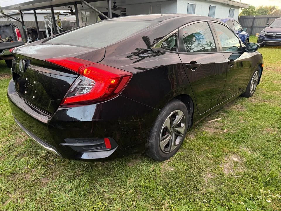 2020 Honda Civic 10th Gen - Image 7 of 10