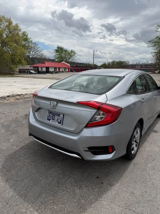 2020 Honda Civic 10th Gen - Image 7 of 10