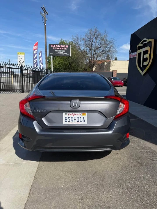 2020 Honda Civic 10th Gen - Image 5 of 10