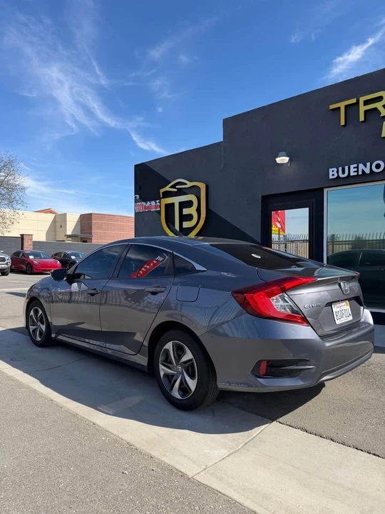 2020 Honda Civic 10th Gen - Image 6 of 10