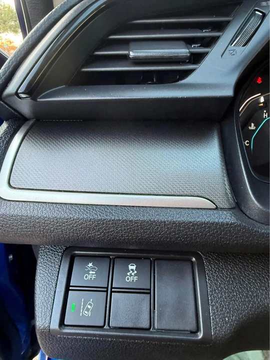2020 Honda Civic 10th Gen - Image 10 of 17