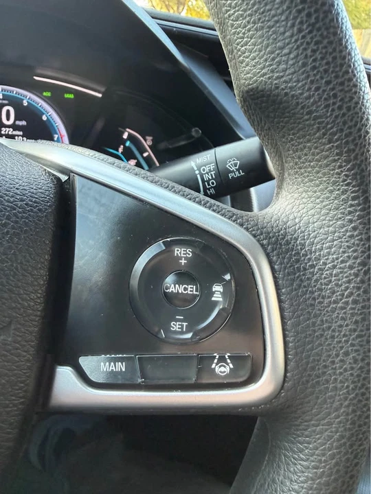 2020 Honda Civic 10th Gen - Image 14 of 17