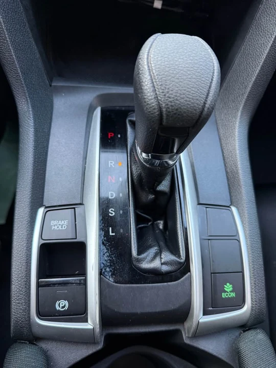 2020 Honda Civic 10th Gen - Image 12 of 17