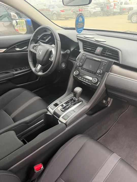 2020 Honda Civic 10th Gen - Image 9 of 11