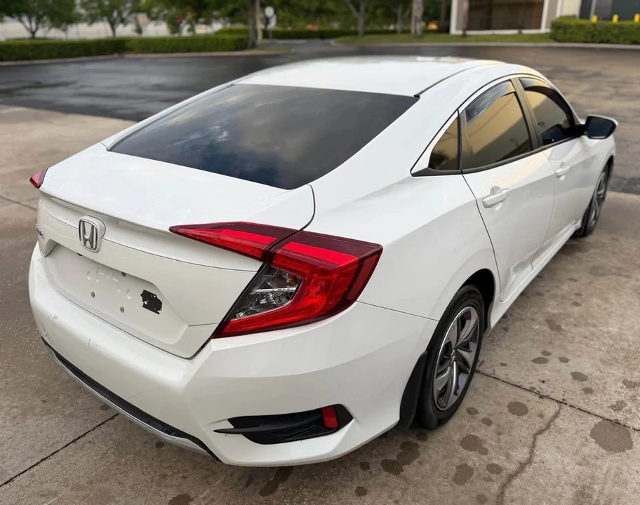 2020 Honda Civic 10th Gen - Image 5 of 11