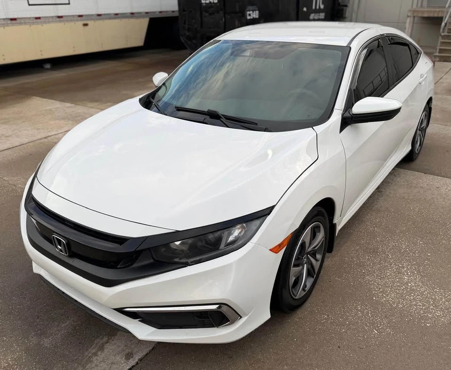 2020 Honda Civic 10th Gen - Image 2 of 11