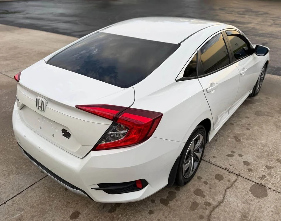 2020 Honda Civic 10th Gen - Image 6 of 11