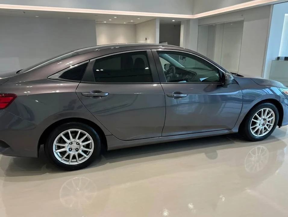 2020 Honda Civic 10th Gen - Image 7 of 13