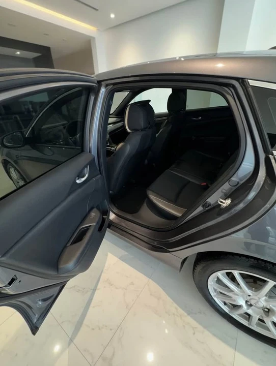 2020 Honda Civic 10th Gen - Image 10 of 13