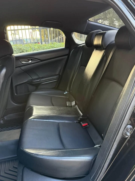 2020 Honda Civic 10th Gen - Image 10 of 12