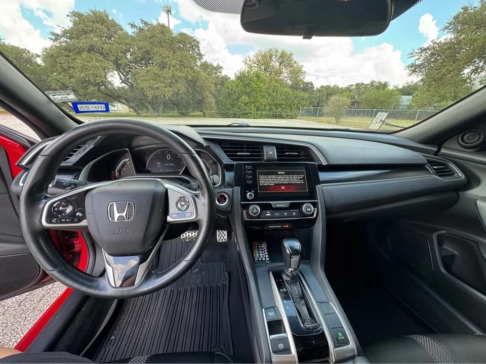 2020 Honda Civic 10th Gen - Image 15 of 18