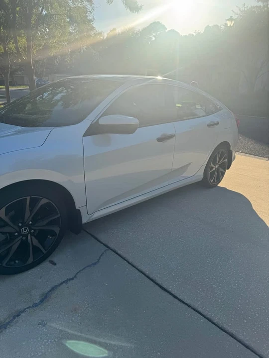 2020 Honda Civic 10th Gen - Image 10 of 14