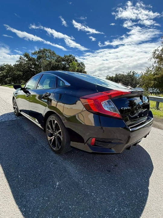 2020 Honda Civic 10th Gen - Image 8 of 13